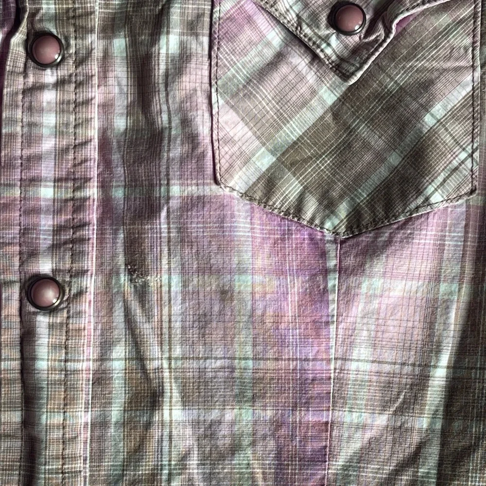 Bundle of two women’s pink western button-up shirts sz medium Cruel Girl & Roper - Picture 12 of 16